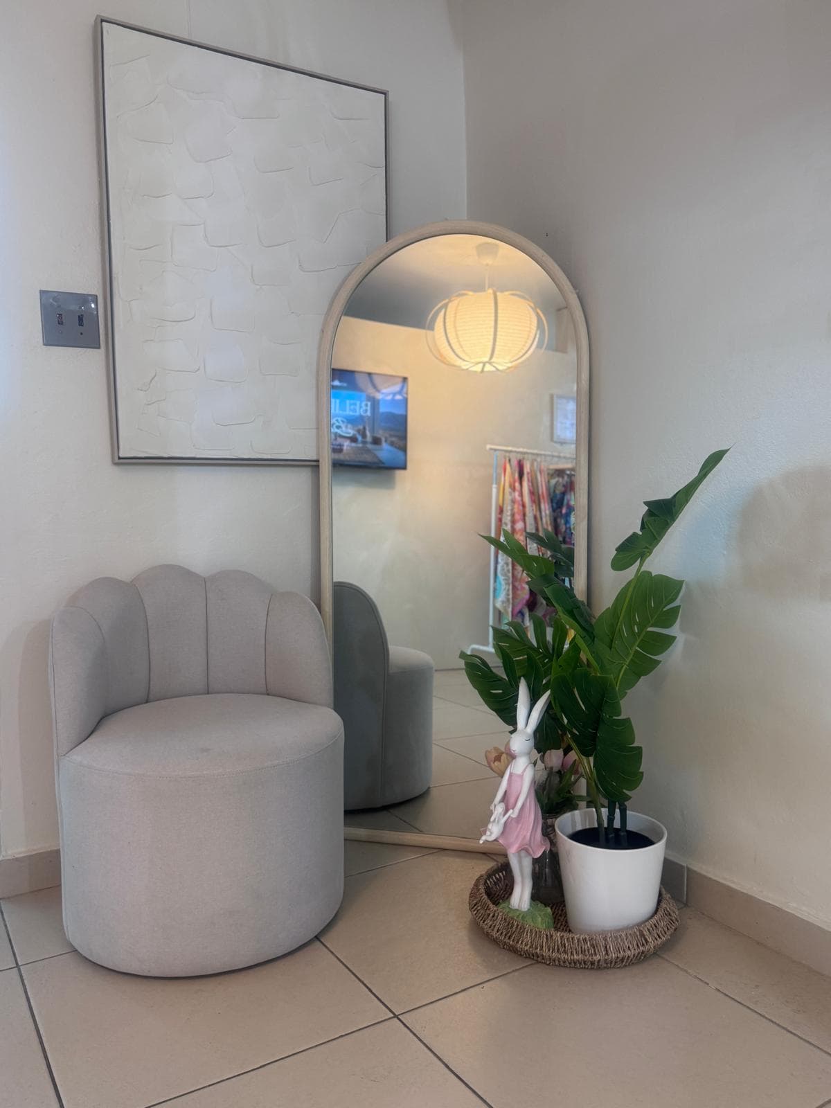 Interior de Bella Studio Bayamón – ambiente del salón